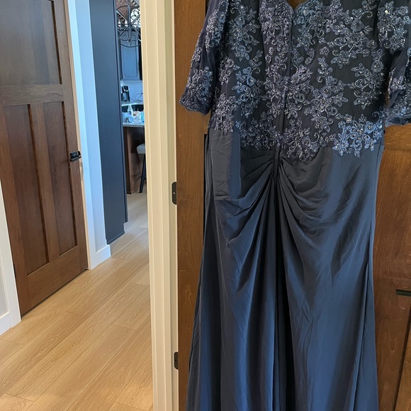 Mother of bride dress brand new never worn changed mind s 22 - Picture 2 of 4